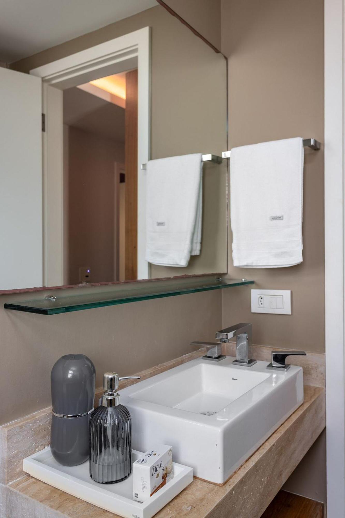 Apartamento Moderno em Prédio à Beira-mar na Praia de Ipanema Rio de Janeiro Exterior foto